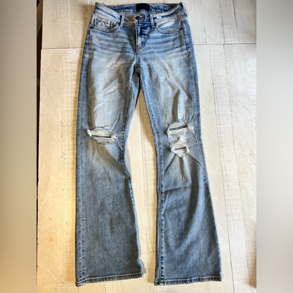 Buckle Women's Light Blue Boot Cut Jeans